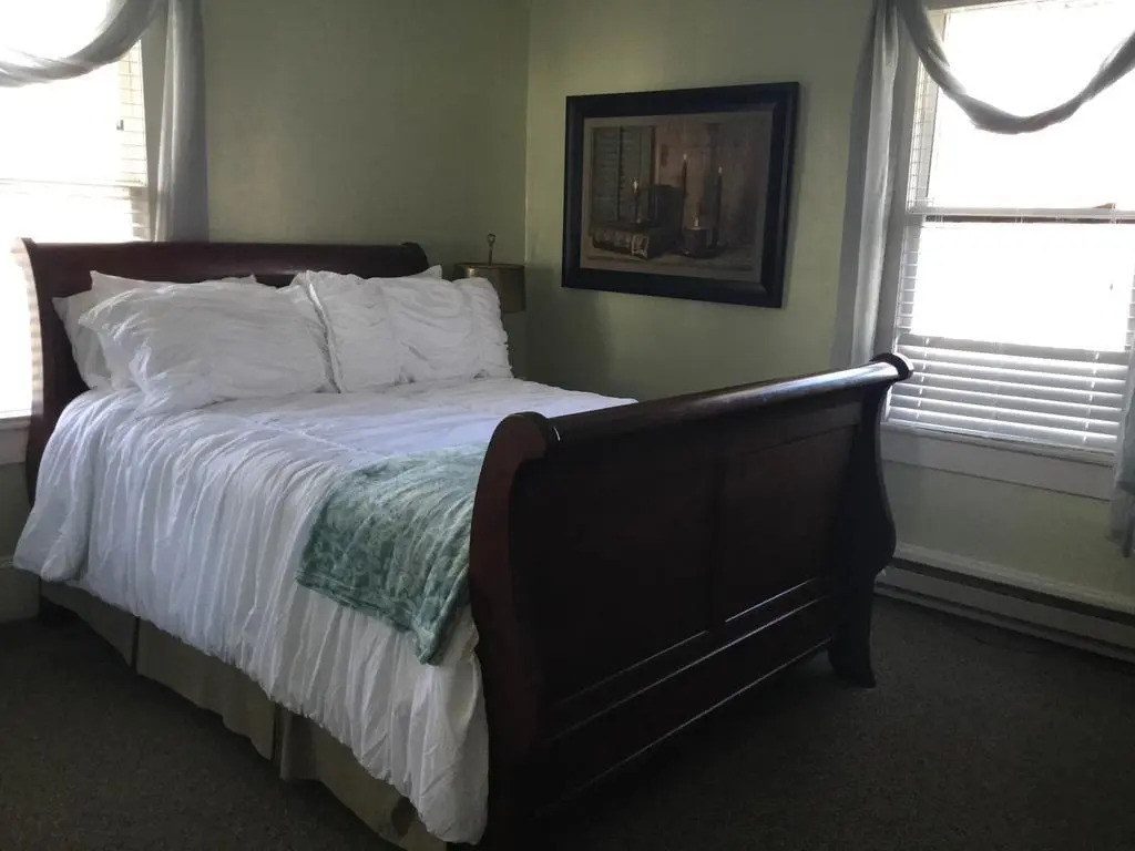 The Charleston Inn Hendersonville NC