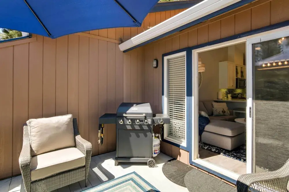 Updated Lake Almanor Retreat w/ Patio & Grill!