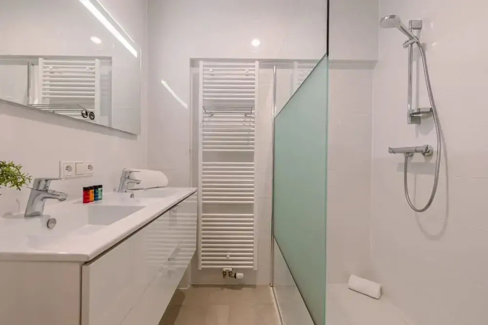 Comfortable 2 Bedroom Apartment With Sea-view