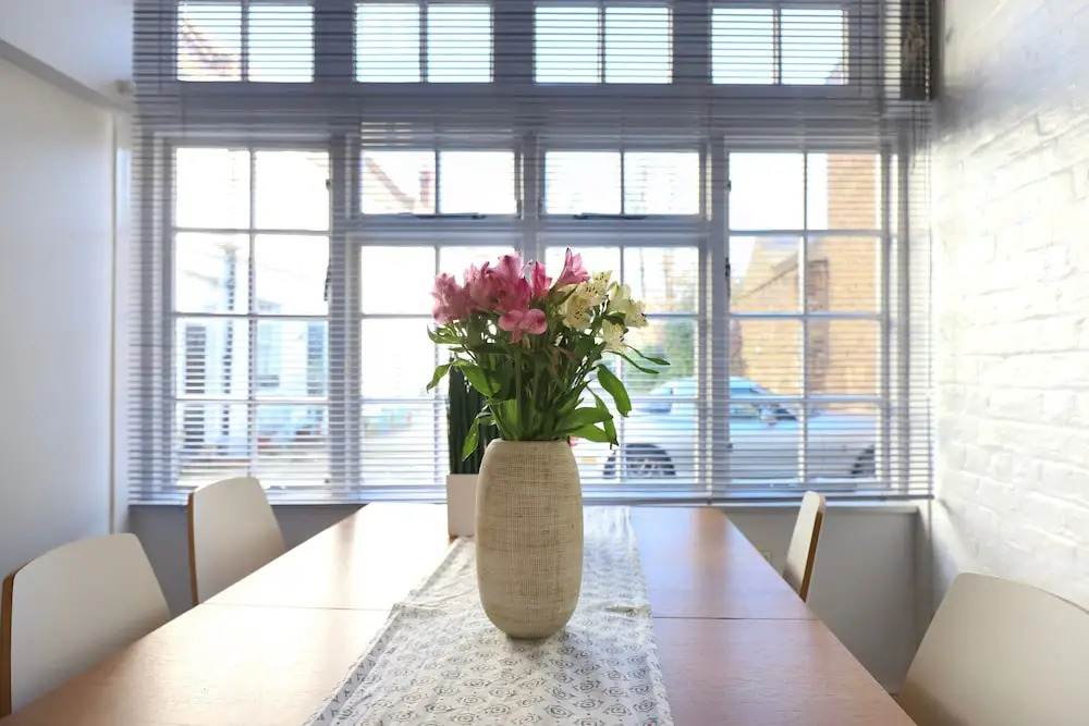 Stunning 3 Bedroom Home With Private Back Garden