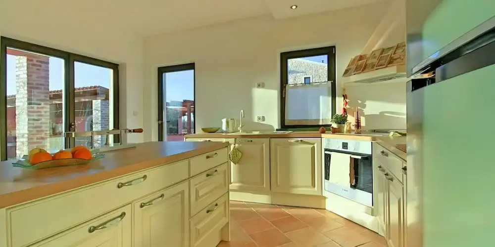 Gorgeous Villa With Private Swimming Pool and Covered Terrace