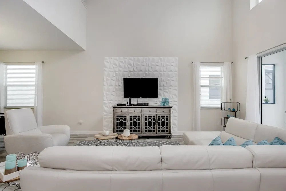 5 Bed 4 Ba Villa with Game Room, Pool & Spa