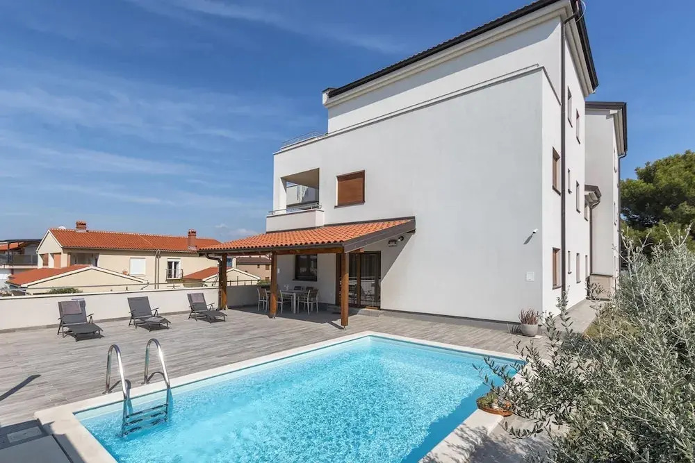 Apartment in Banjole Near Volme Beach