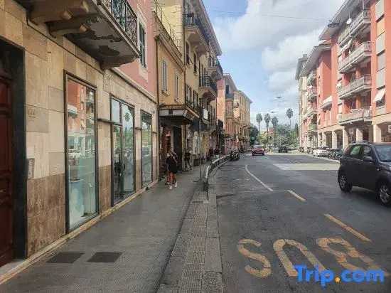 Sestri Viale Roma 15 Superior