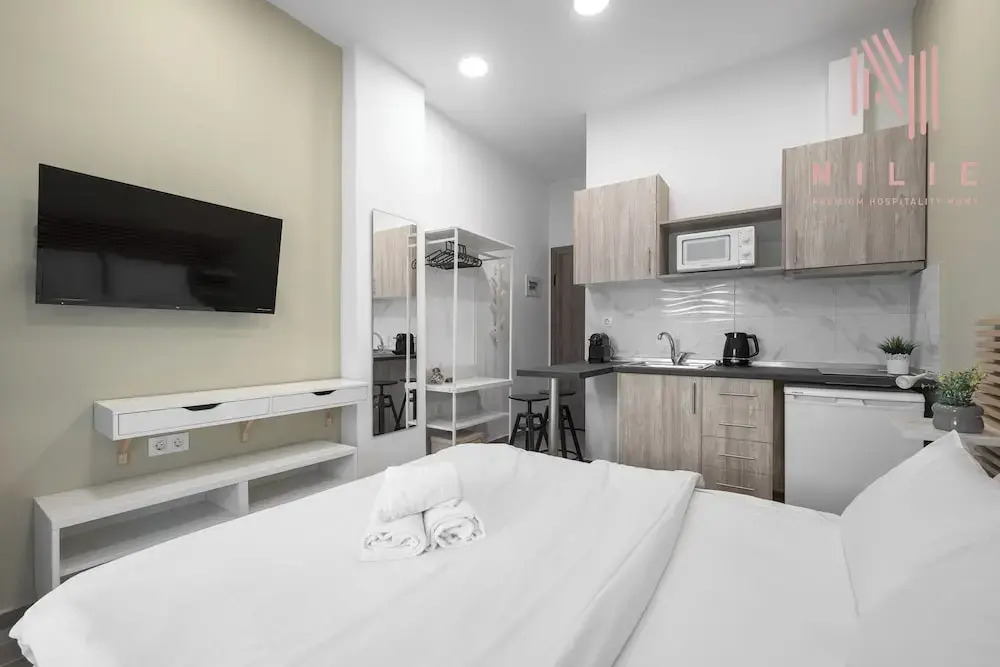 Fragkon 24, Nilie Hospitality MGMT