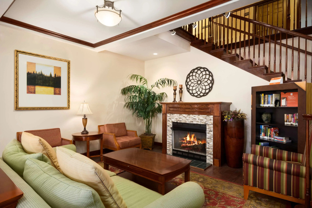 Baymont Inn & Suites by Wyndham Morrow - Atlanta I-75 South