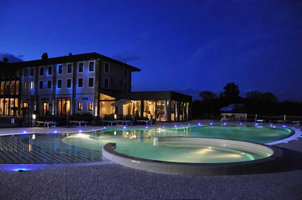 Relais Bella Rosina Pool & Spa