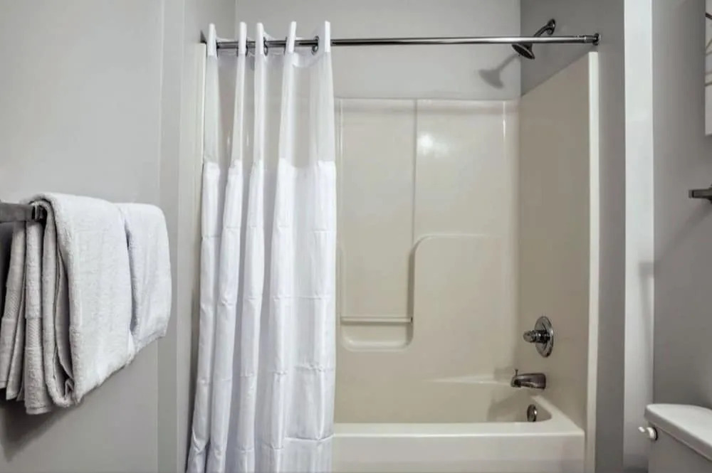 Modern Apartment | Close To Everything | CozySuites