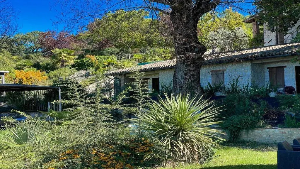 Gardens, Pool, Jaccuzzi Spoleto-poolside-slps 20 1 Hour to Rome
