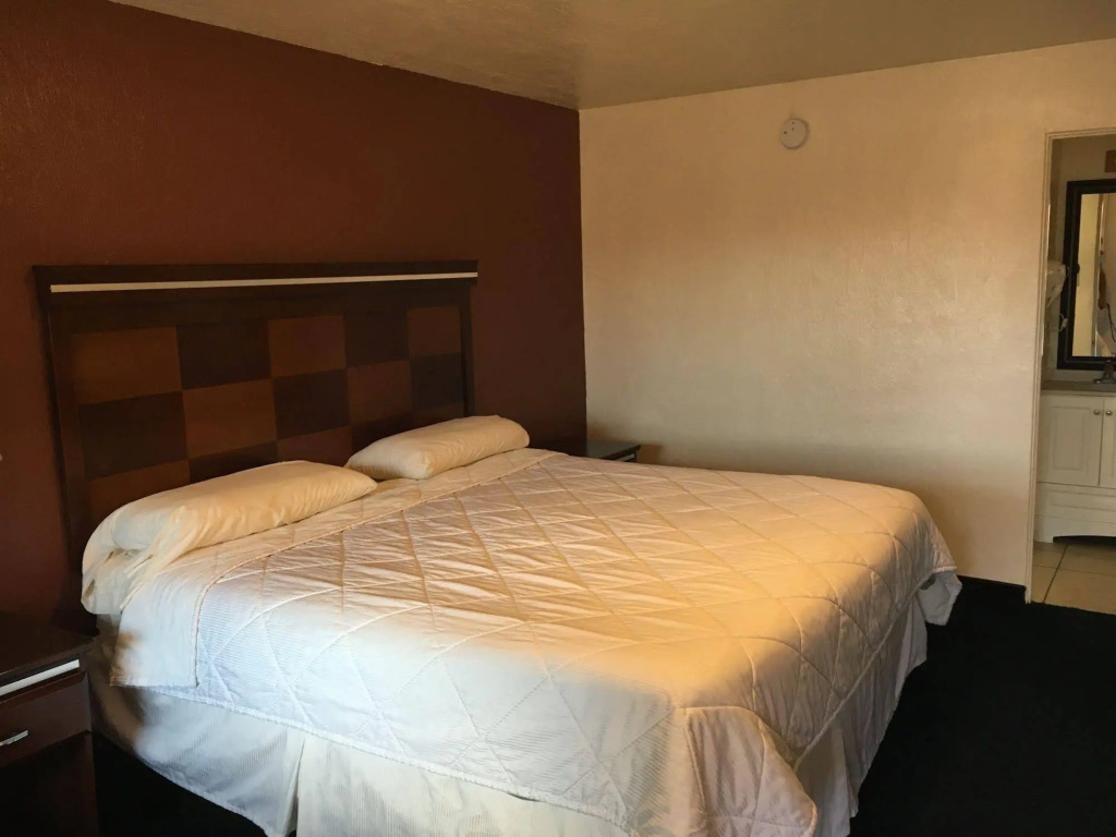 Deluxe Inn Of Roswell