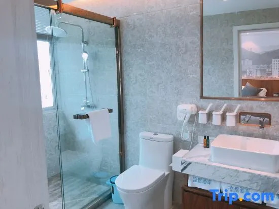 Xiamen Baihaishu Hotel (Huanghua Beach, Huandao Road)
