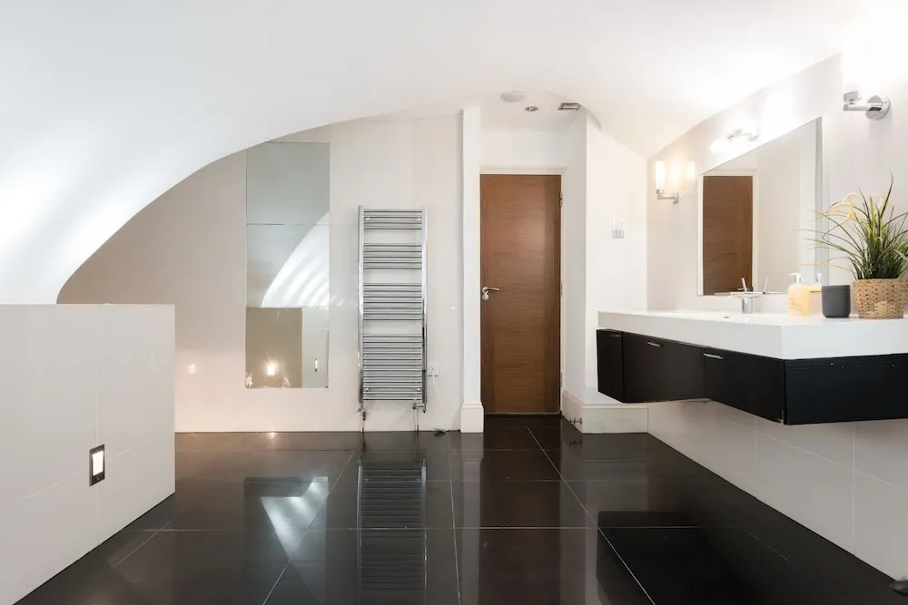 Strathmore Court Apartments