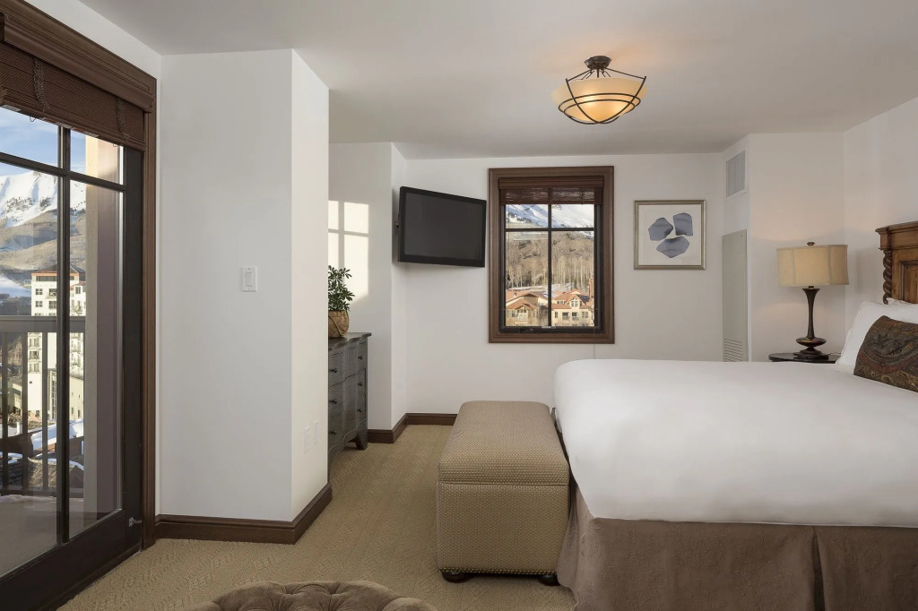 Madeline Hotel & Residences, Auberge Collection