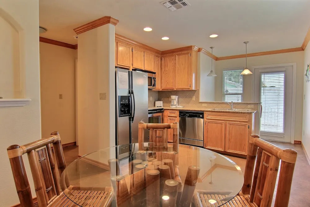 Maria's Beach Getaway Gsc1 4 Bedrooms 3 Bathrooms Condo