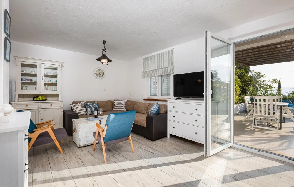 Nice Home in Pinezici With Wifi and 4 Bedrooms