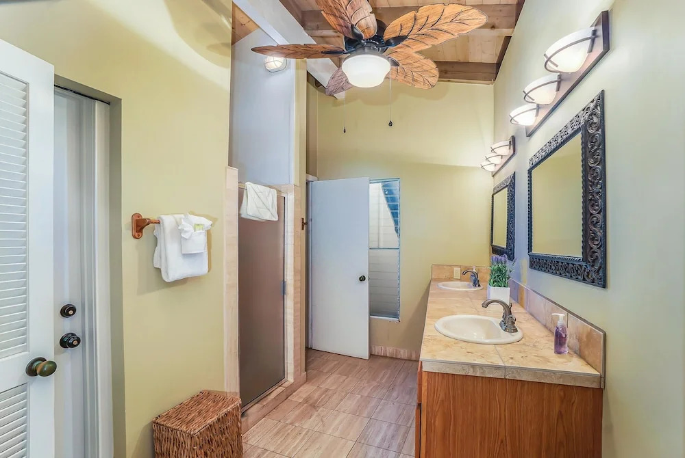 Hale Huna Kai Oceanfront by RedAwning