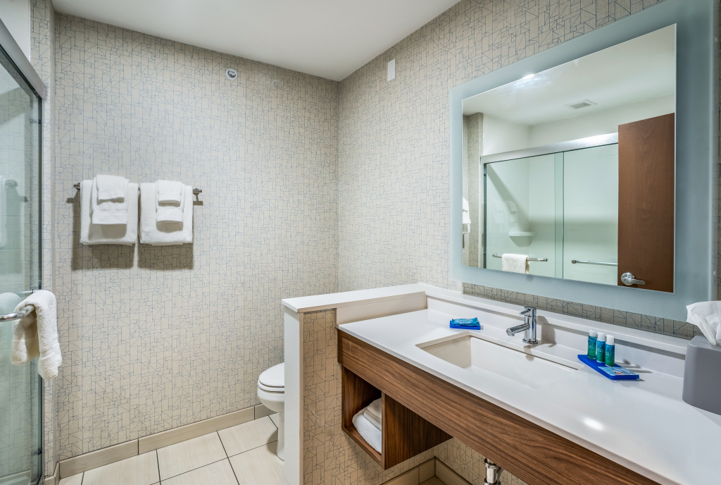 Holiday Inn Express & Suites Platteville by IHG