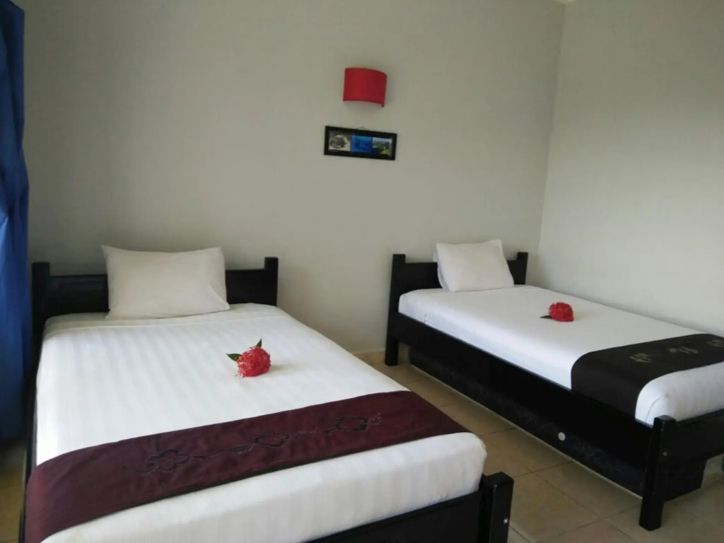CF Komodo Hotel