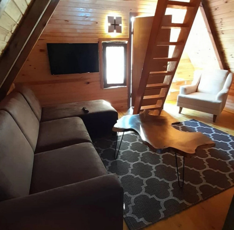 Bungalow with Shared Garden near Beach in Cinarcik