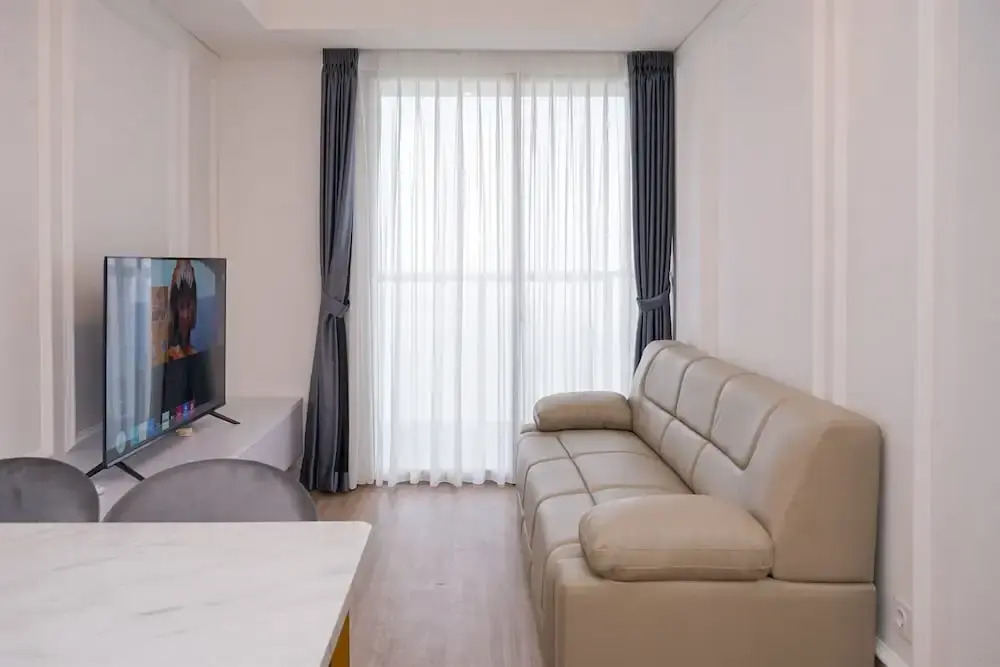 Cozy Living 2Br At Gold Coast Apartment