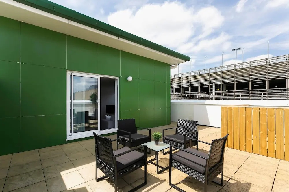 Skyvillion - Huge 4bed Apartment Wbalcony - Parking