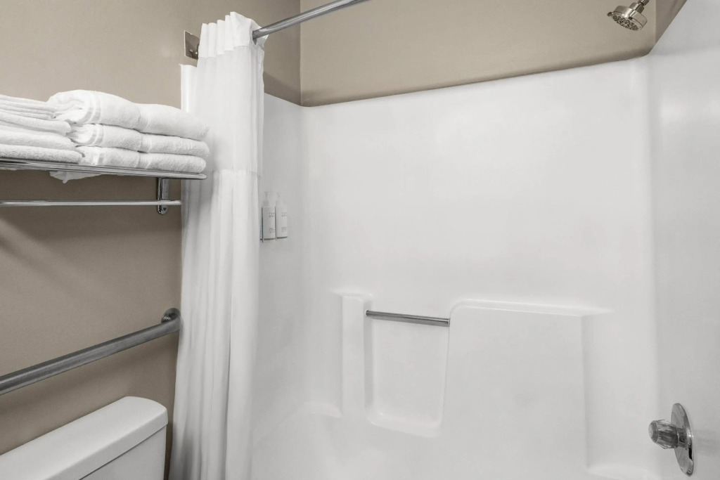 Travelodge by Wyndham Fargo
