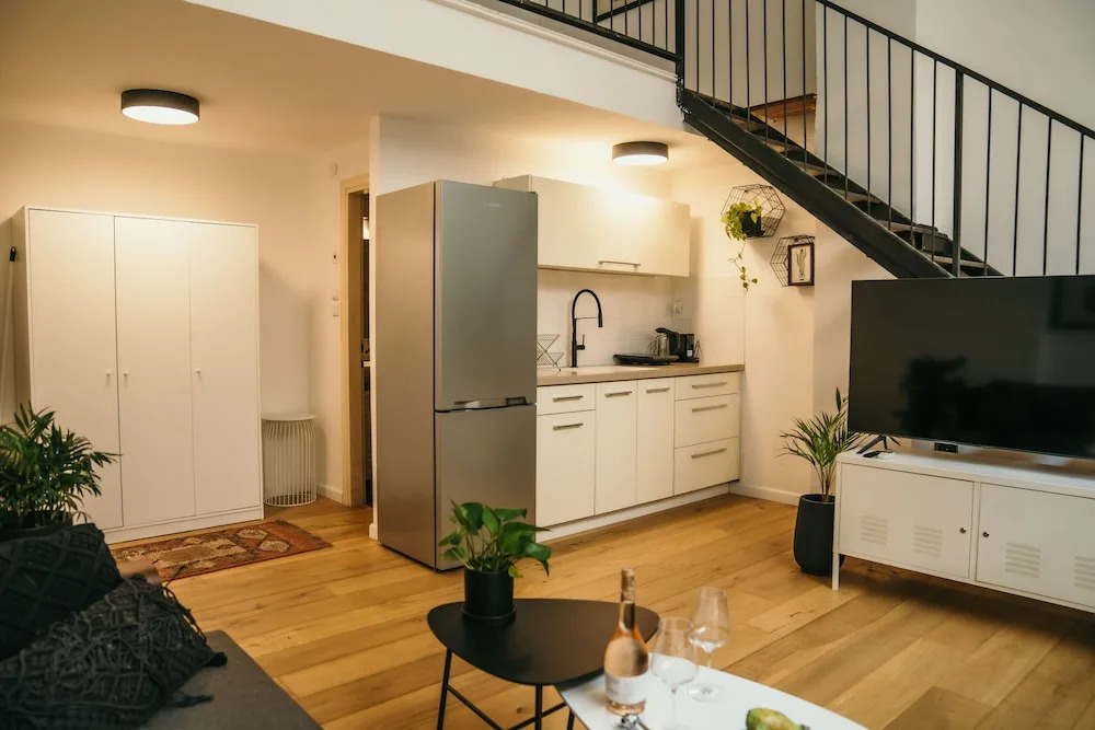 DeBlox living - Alhambra Apartments