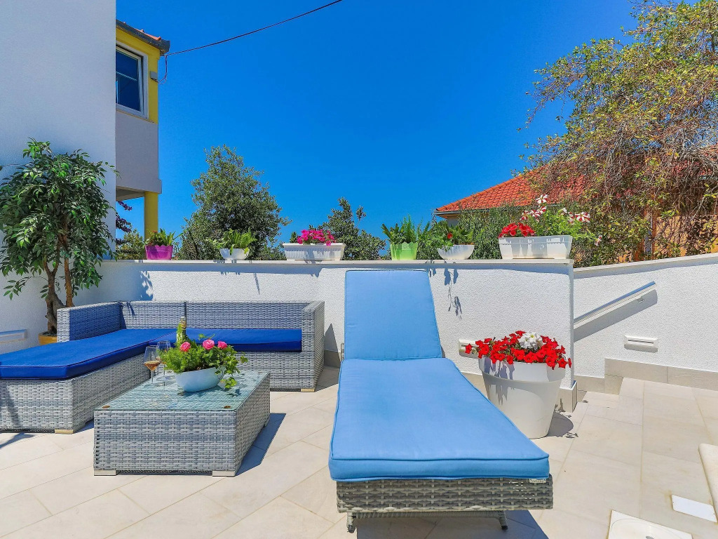 Villa with private pool and sea view