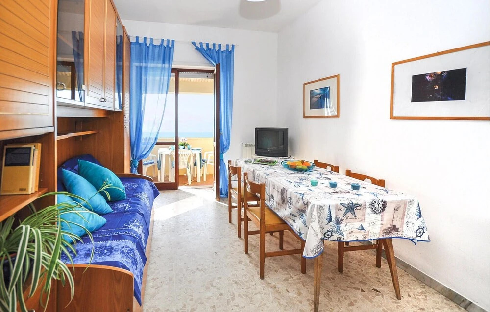 Stunning Apartment in Torvaianica With Internet and 1 Bedrooms