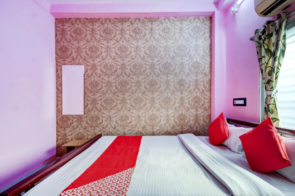OYO 78559 Bliss Palace