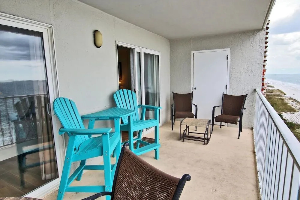 Ocean House 1904 2 Bedroom Condo by RedAwning
