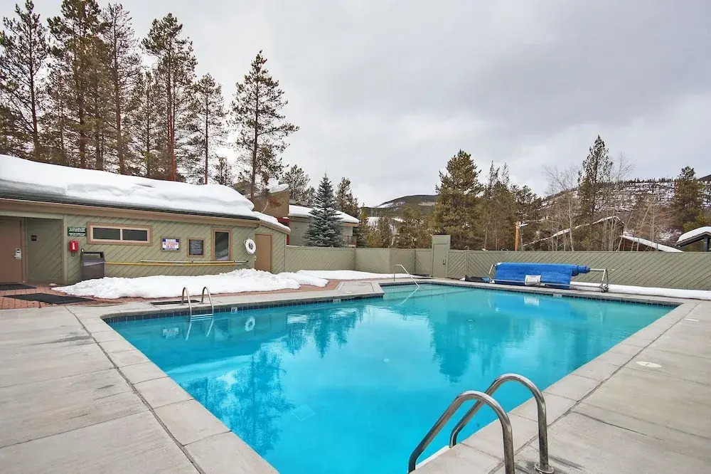 1182 Flying Dutchman 2 Bedroom Condo by RedAwning
