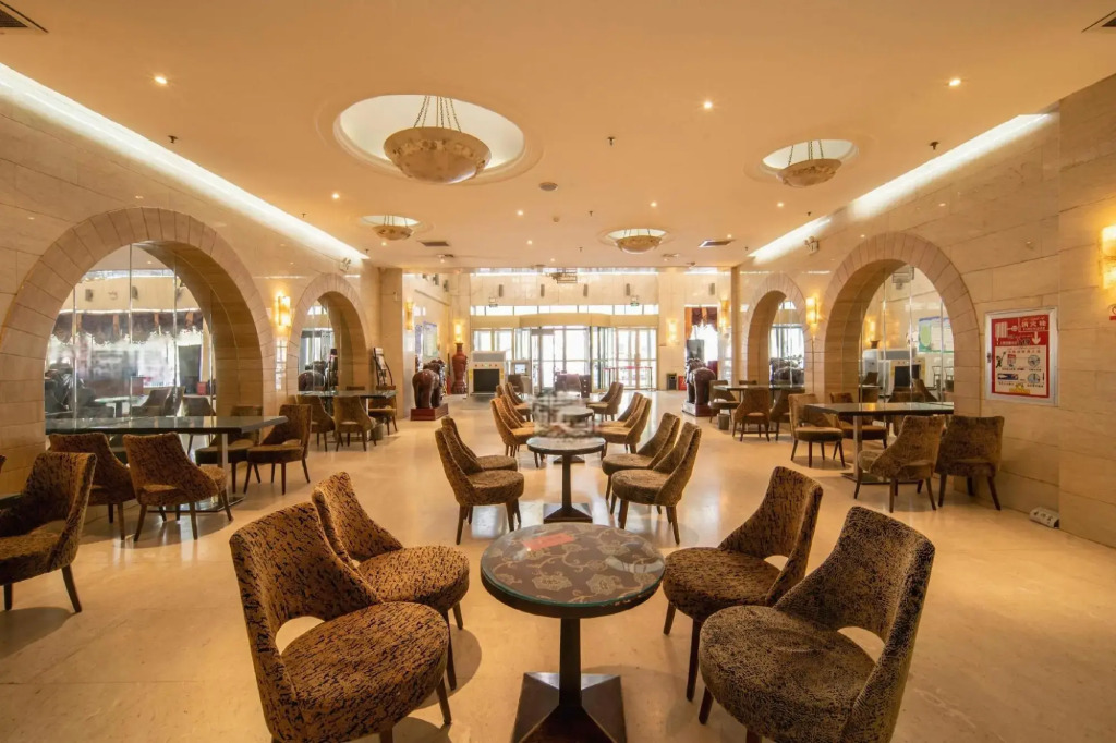 Yilong Hotel