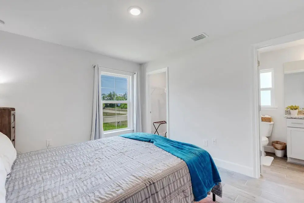 New Poolside Home in South Gulf Cove! Beaches Boca Grande, Manasota, Siesta Key & Venice