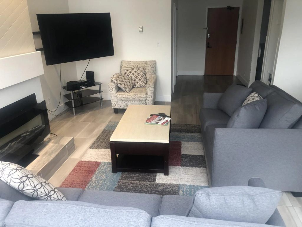 HS17 · Hearthstone Lodge - Hot tub - Village location