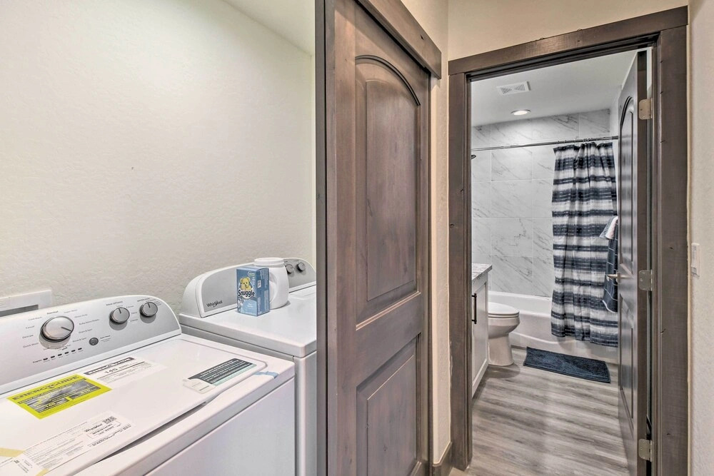 < 3 Mi to Fool Hollow Lake: Show Low Townhome