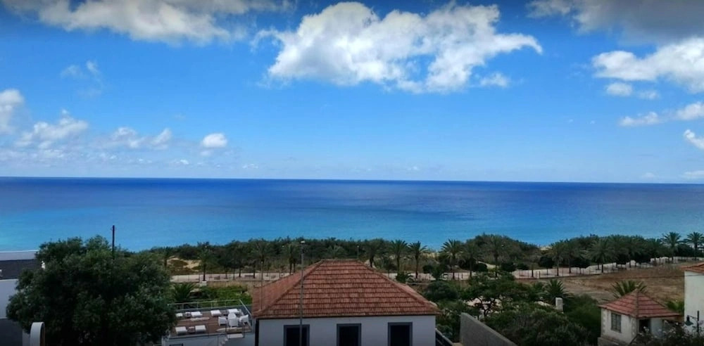 Studio in Vila Baleira, With Wonderful sea View, Shared Pool and Furnished Balcony - 400m From the Beach