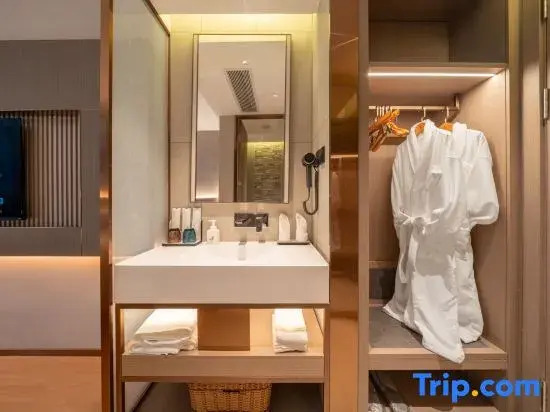 Lavande Hotel (Ganzi Batang Branch, National Highway 318)