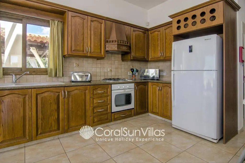 Fabulous Villa In Coral Bay Near Beach, Amenities