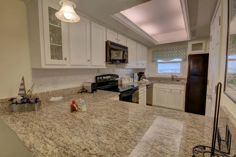 421 El Matador - Two Bedroom - Condo