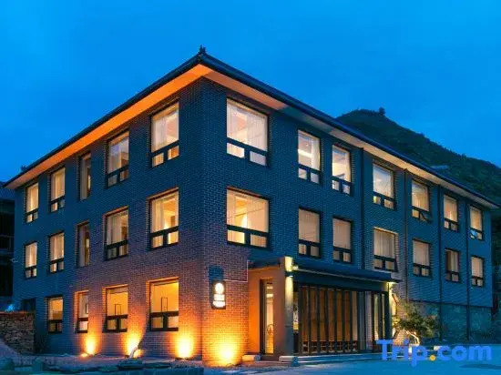 Lux Hotel · Yunju Hotel  in Mingzhai, Wutai Mountain