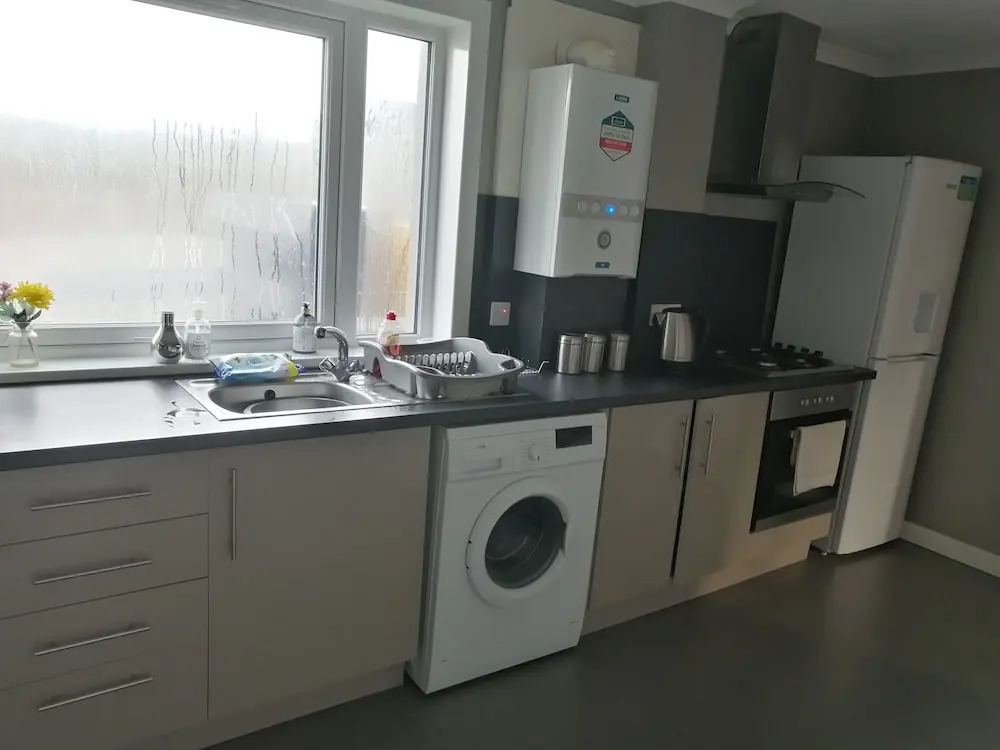 Inviting, Light and Airy 3-bed Apartment in Wick