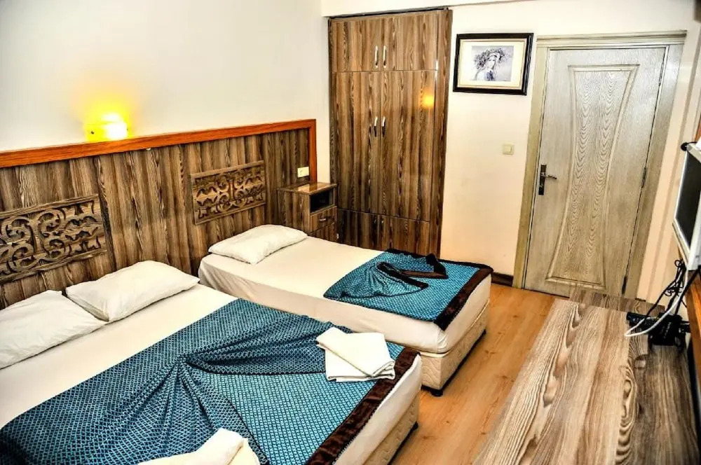Beach Front Apartment Close to Centre of Side With all you Desire Sleeps up to 4