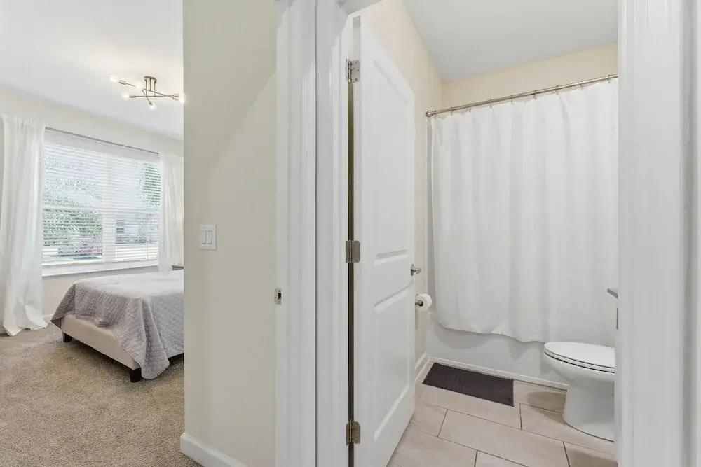 Spacious 5BR Home With Pool Near Disney