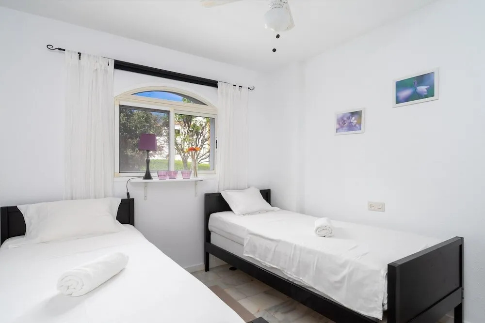 Charming Apartment Near Beach and Golf Ref 115