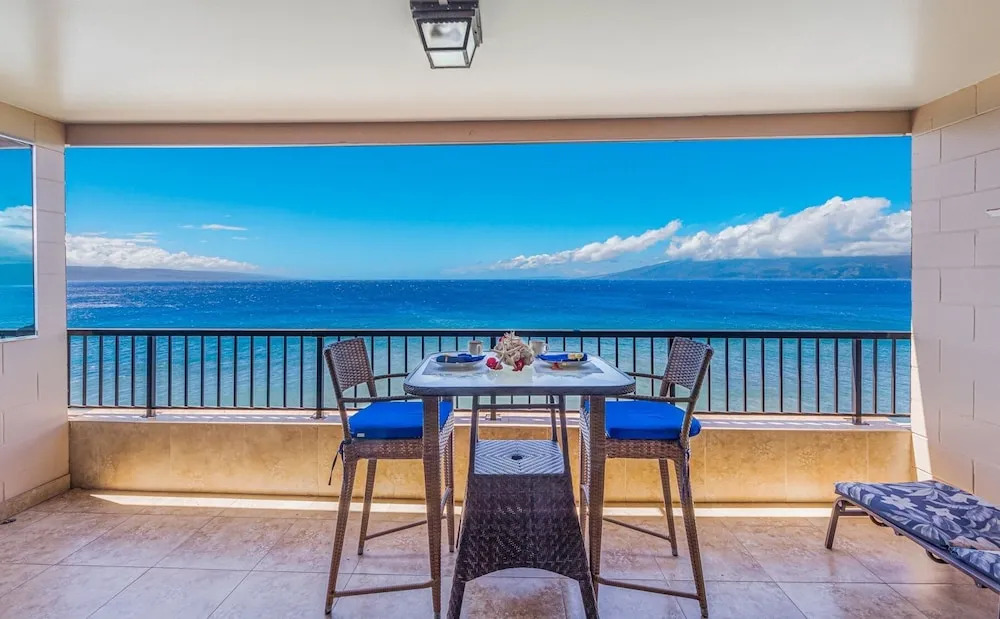 Maui Kai 805 Ocean View 1 bedroom/1 bath 1 Condo by RedAwning
