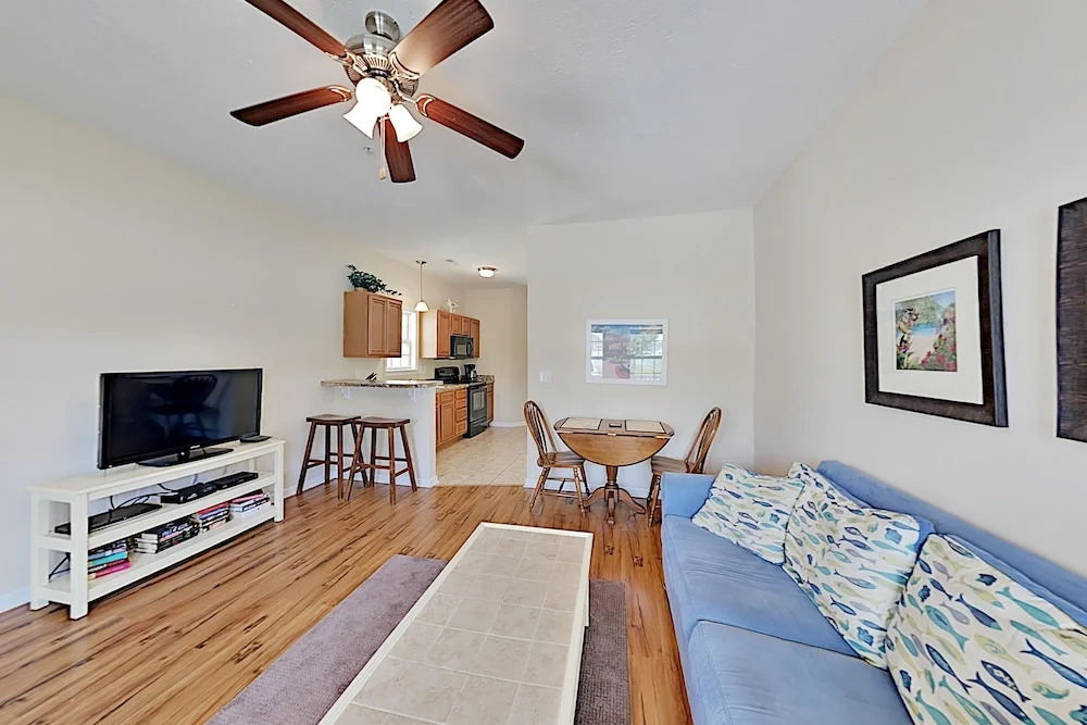 Coastal Getaway W/ Pool - Near Beach & Activities 2 Bedroom Home