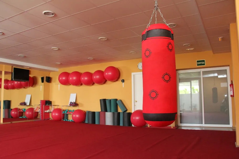 Hostel & Gym Relise - Albergue Juvenil
