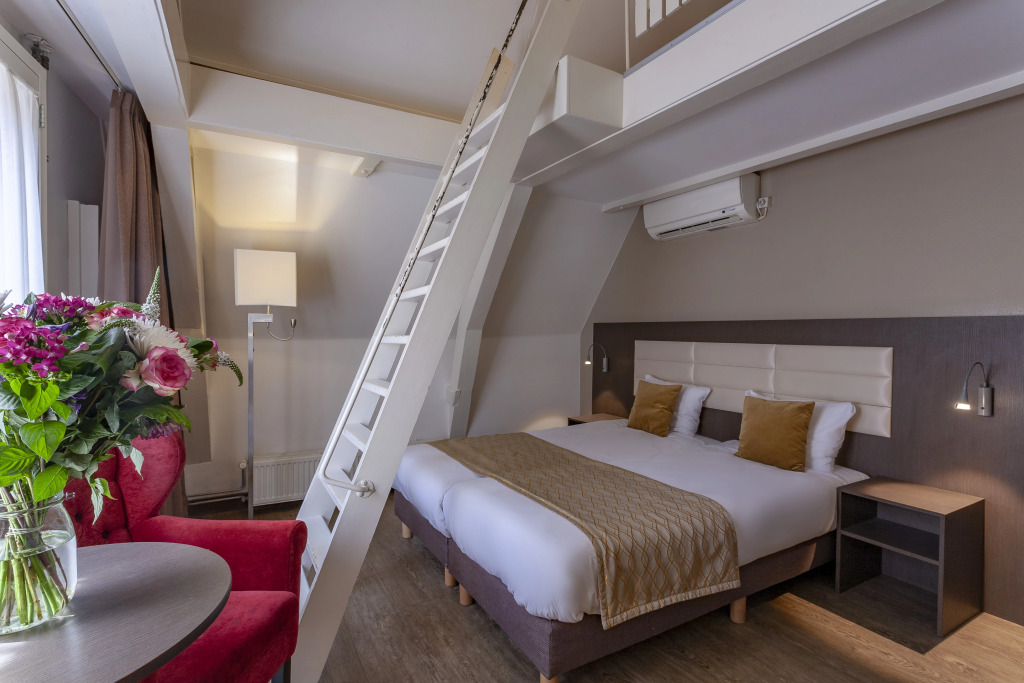 Avenue Hotel