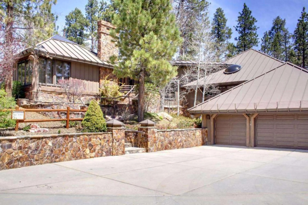 Heavenly Valley by AvantStay Home w Pool Sauna Hot Tub Game Room Tennis Crt Basketball Crt